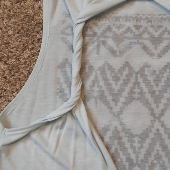 Cutout Summer Tank - Picture 4 of 5